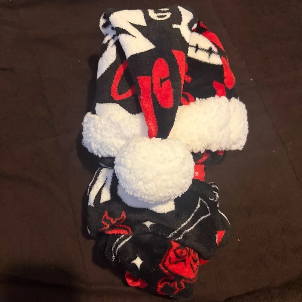 Disney Red and Black‎ Holiday Blanket Set